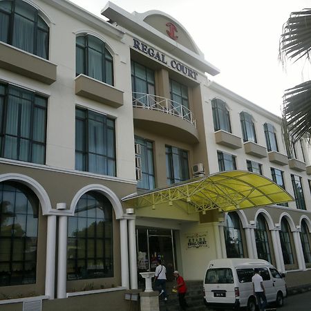 Regal Court Hotel Kuching Esterno foto