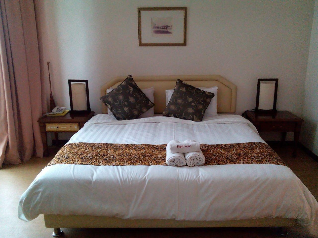 Regal Court Hotel Kuching Esterno foto