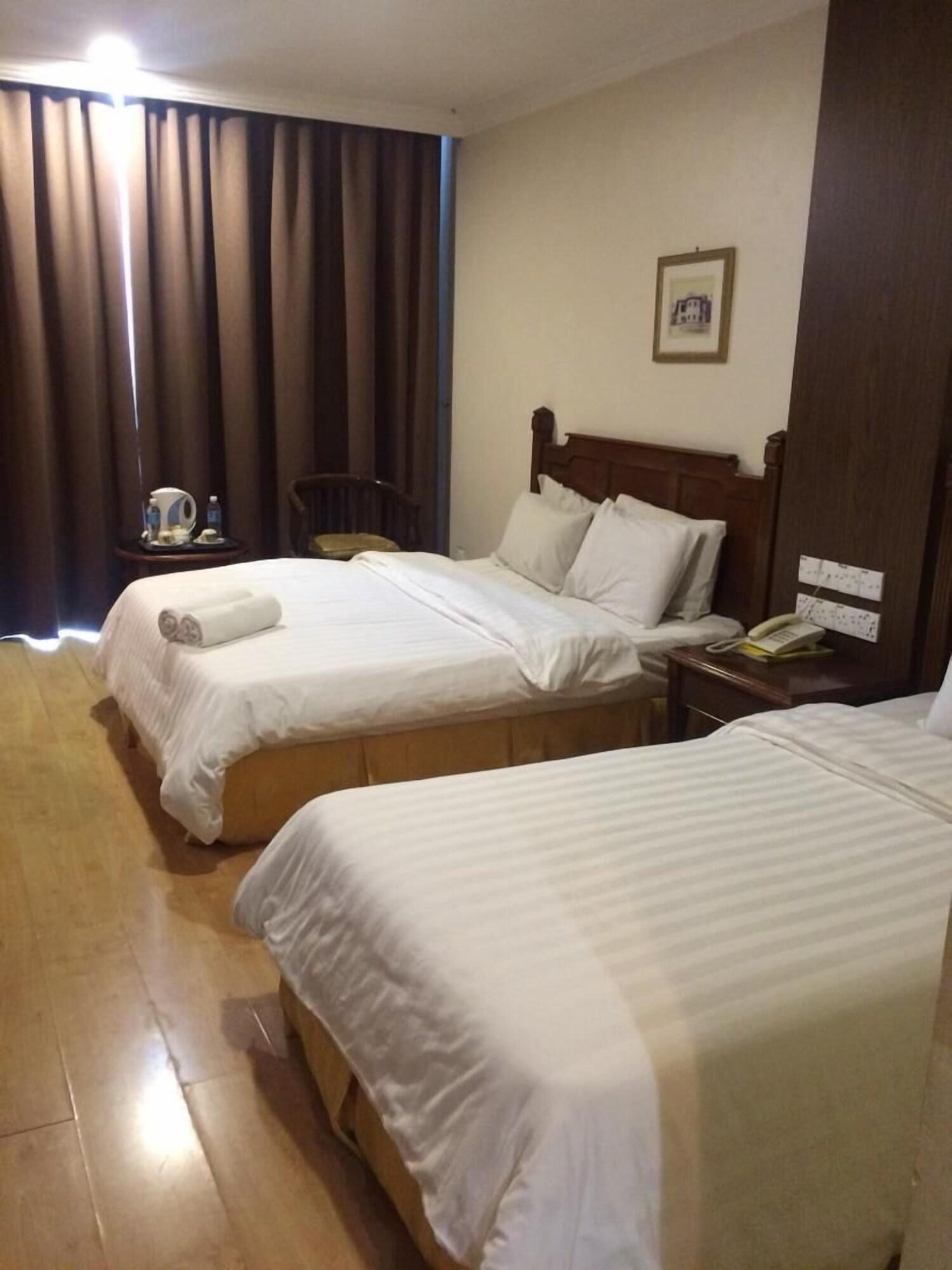 Regal Court Hotel Kuching Esterno foto