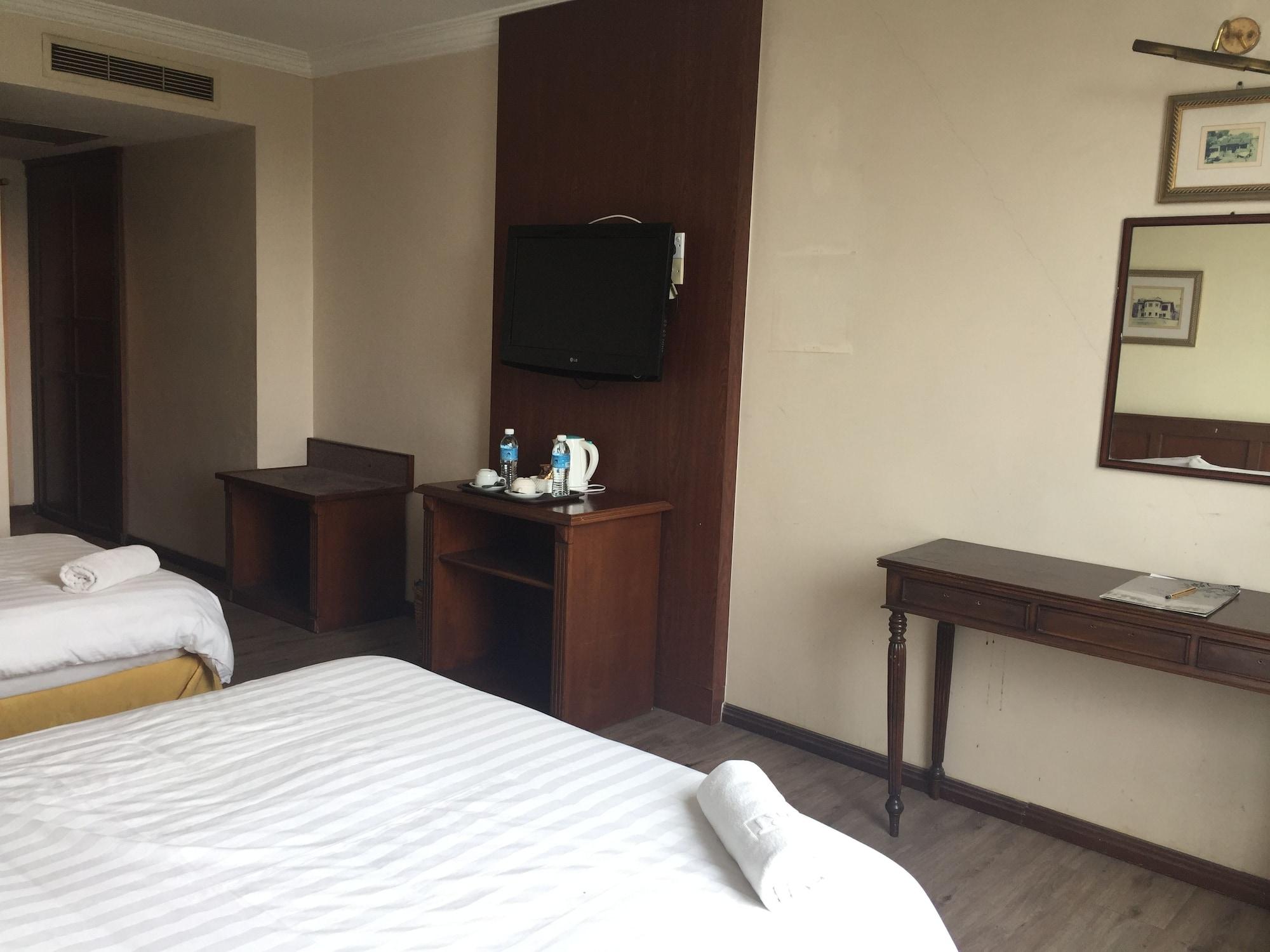 Regal Court Hotel Kuching Esterno foto
