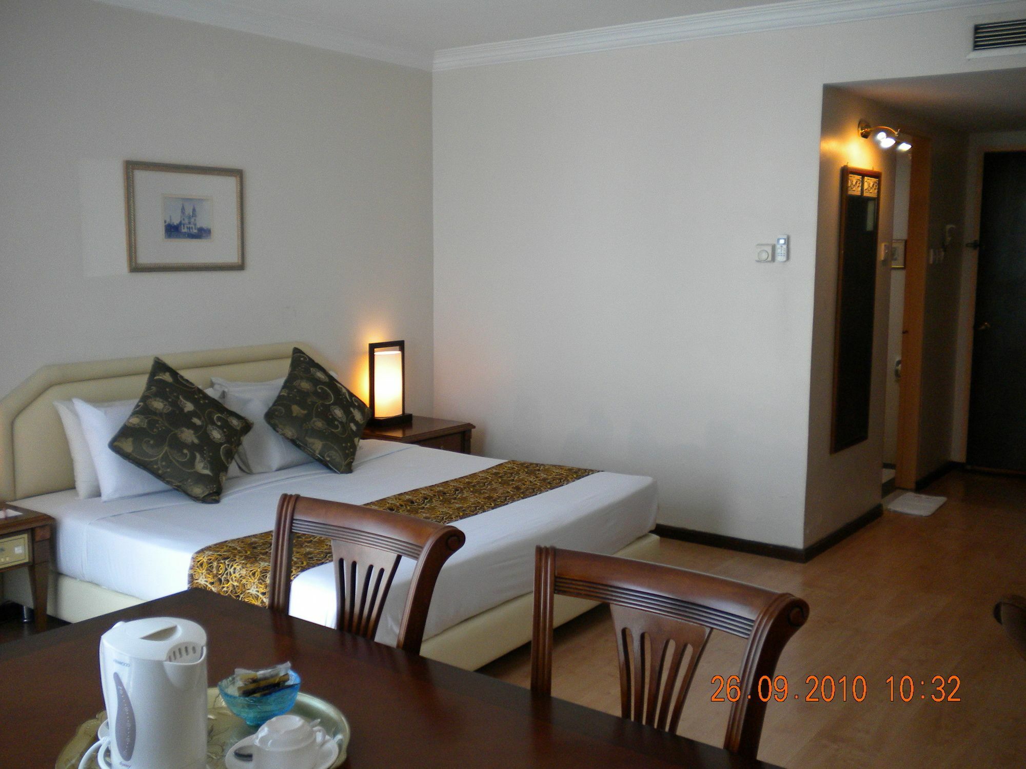Regal Court Hotel Kuching Esterno foto