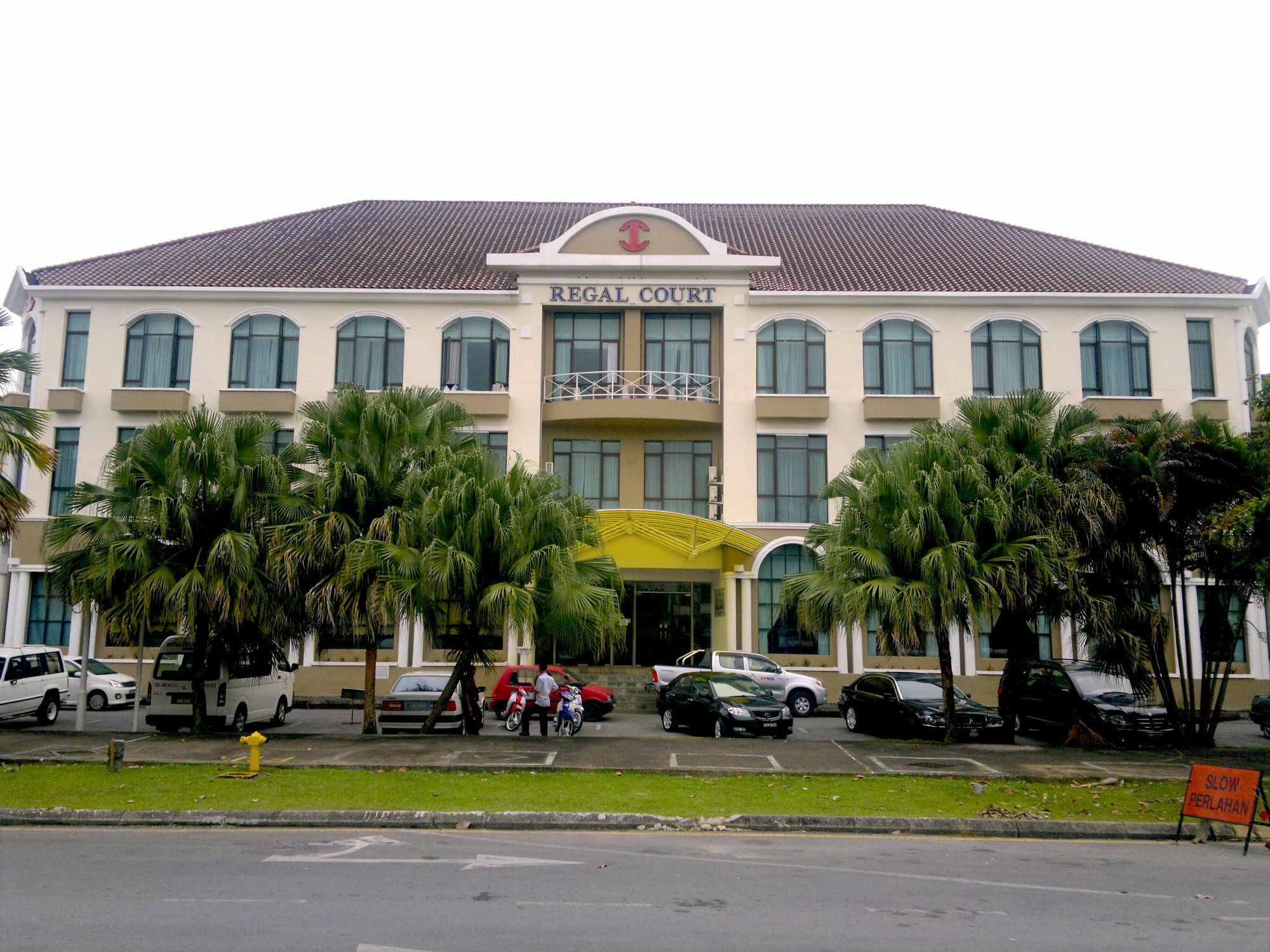 Regal Court Hotel Kuching Esterno foto